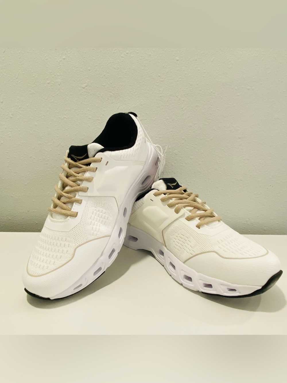 Crane Memory Foam Sneakers Trainers White Tan Knit Womens Size 9 Aldi